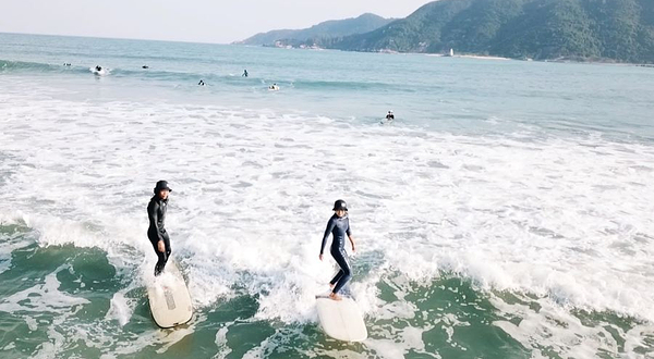 夏海冲浪俱乐部