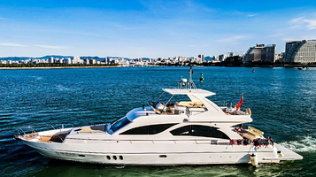 艇好玩三亚游艇出海俱乐部