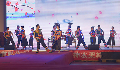 神农架民俗风情篝火晚会第 35 张图片