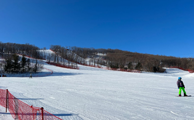 圣洁摇篮山滑雪场第 1 张图片