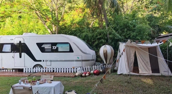 十三村1号半山半岛房车露营地