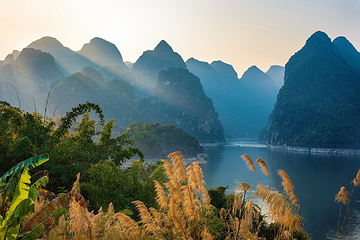 万峰湖第 2 张图片