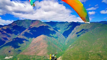 丽江玉龙雪山滑翔伞基地