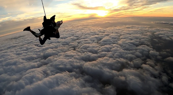 京北新雪国跳伞基地