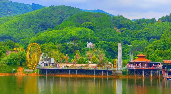 广西容县竹山湖欢乐谷景区