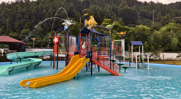 石台硒海浪水上乐园