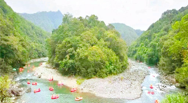 石龙溪漂流
