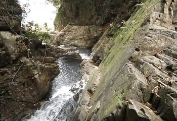 岩雅山风景名胜区第 1 张图片