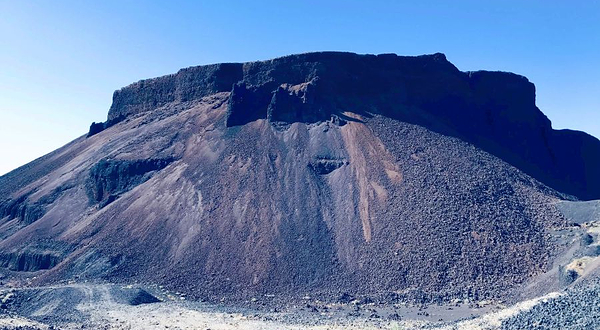 谷力脑包火山地质遗迹保护区
