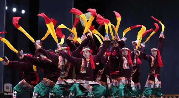 岷江源歌舞大剧院