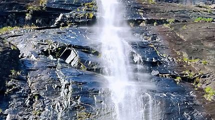 Xiu Feng Waterfall第 1 张图片