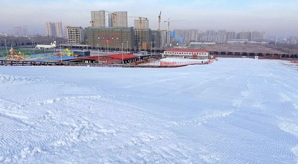 龙曜城国际滑雪场