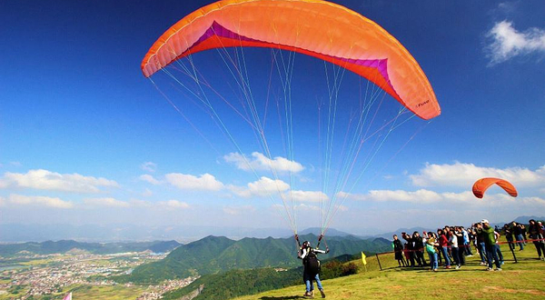 龙门尖峰山滑翔伞飞行基地