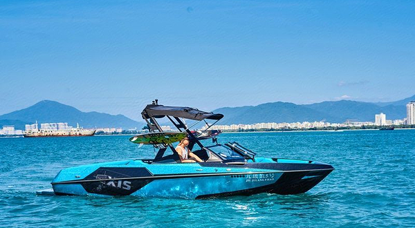 自由鹿万宁尾波冲浪俱乐部