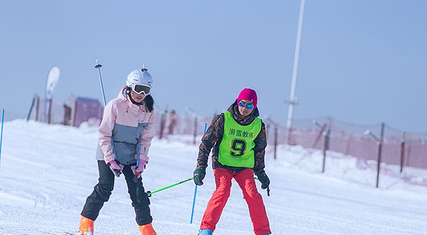 聊城南湖公园滑雪场