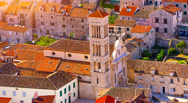 赫瓦尔主教座堂