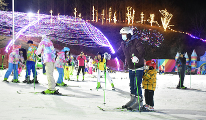 龙降坪国际滑雪场第 9 张图片