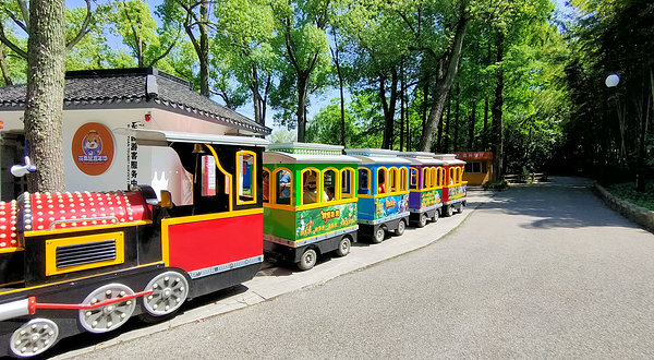 花栗鼠嘉年华儿童乐园