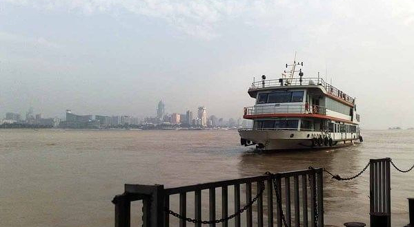 武昌江滩轮渡段