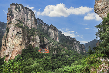 灵岩景区第 1 张图片