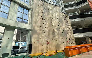 岩舞空间攀岩俱乐部(王府井购物中心哈尔滨店)