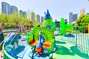 长颈鹿乐园(和达中心城店)