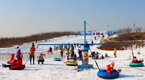 宝相金街滑雪场