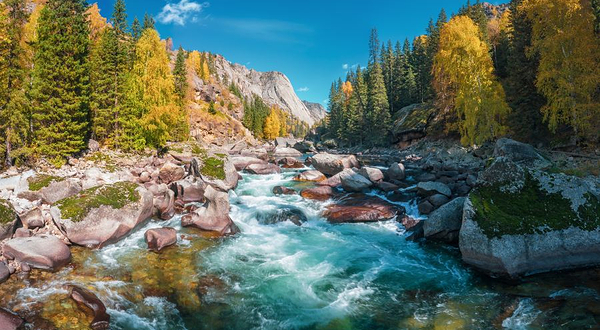 额尔齐斯大峡谷