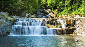 蓥华大峡谷漂流