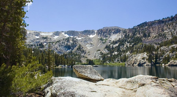 猛犸山滑雪度假村
