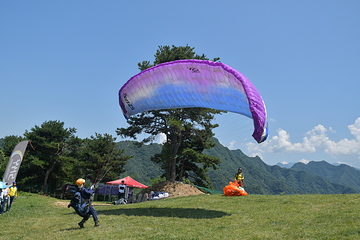 楼观滑翔伞训练基地第 1 张图片