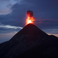 阿卡特南戈火山