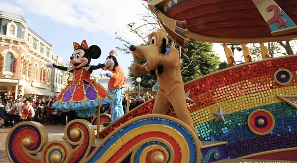 【中国香港】迪士尼飞天巡游