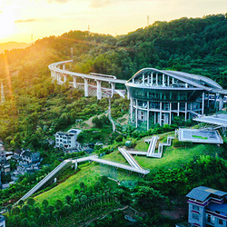 凤凰磁浮观光快线