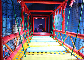 咘隆家族儿童乐园(凯旋广场店)