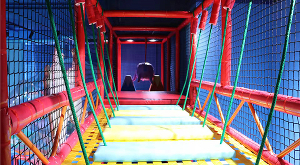 咘隆家族儿童乐园(凯旋广场店)