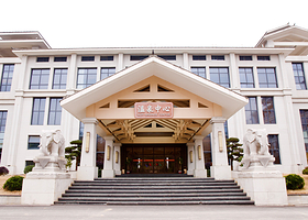 湖南暖水温泉度假区