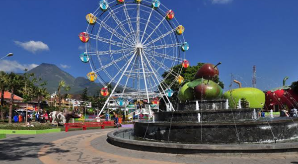 巴图旅游城市广场