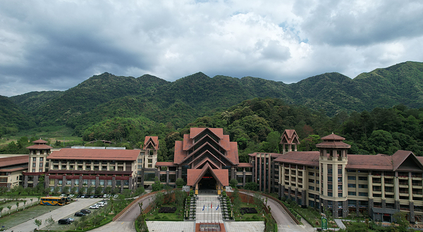 经律论文化旅游小镇