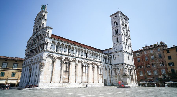 卢卡圣弥额尔广场