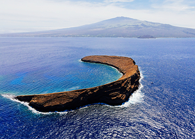 莫洛基尼火山口
