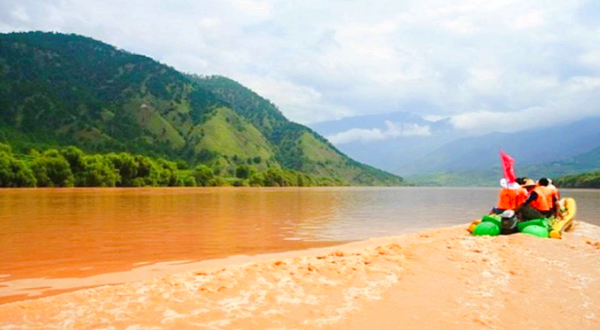 金沙滩国际长江漂流基地