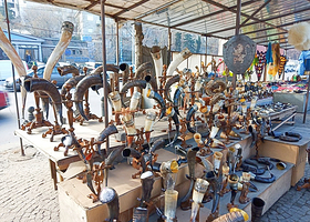 Flea Market Dry Bridge