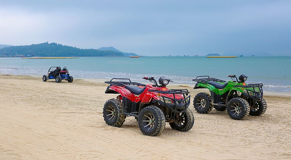 湾双人沙滩摩托车
