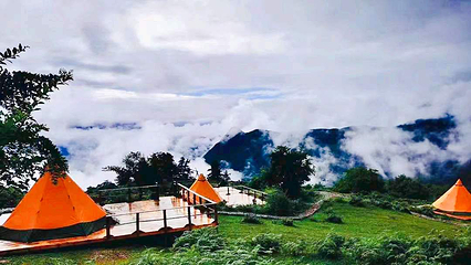 轻和CAMPING·帐篷露营地(哈巴雪山店)第 1 张图片