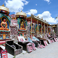 新寨嘉那嘛呢石经城