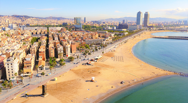 巴塞罗那塔海滩