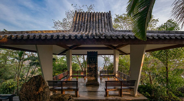 鹿回头风景区-凉亭