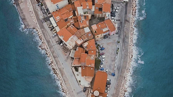 西尼兰地亚广场