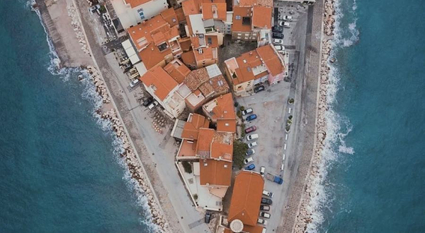 西尼兰地亚广场